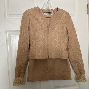 Saks Fifth Avenue Size 4 suit
